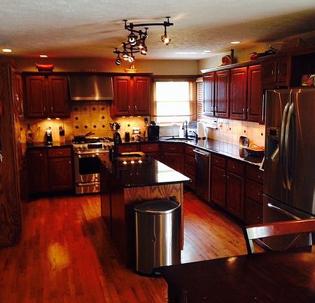 Beautiful Kitchen
						:
						Black granite,Stainless,lotsof cabinet storage,recessed and under cabinet lights