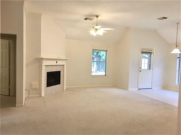 4th image of 211 Briarglen Dr
