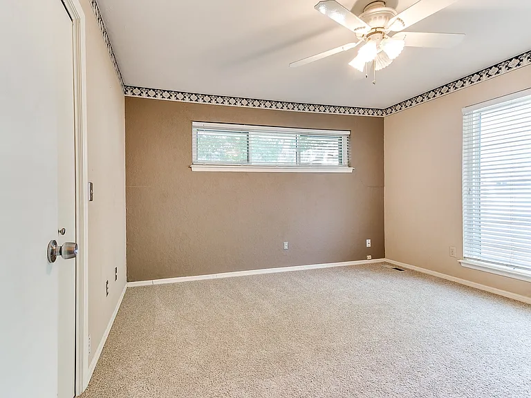 6313 Avalon Ln — Photo 27