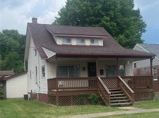 398 E North Ave, East Palestine, OH 44413