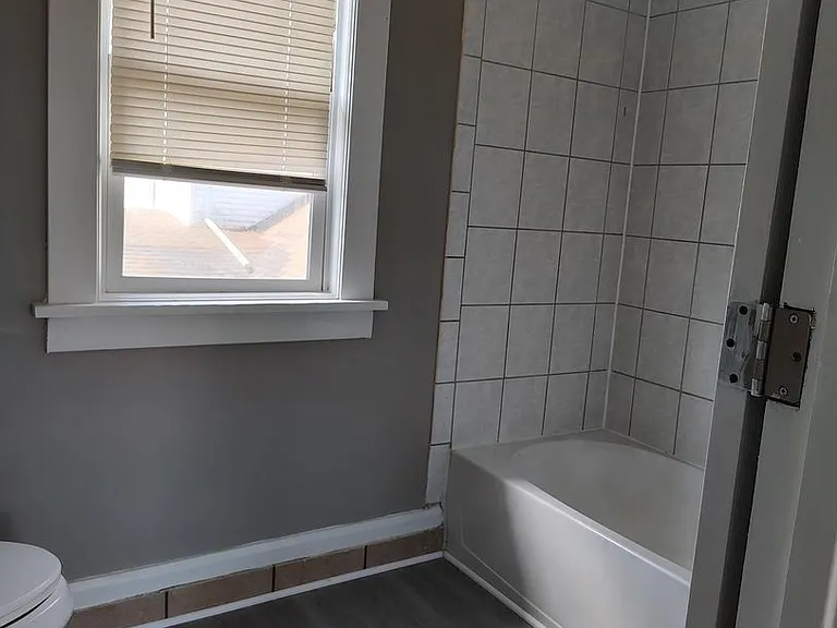 1217 Grand Ave — Photo 5