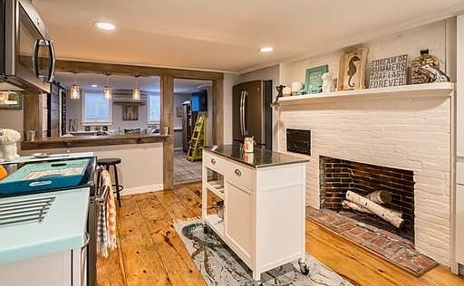4th image of 7 Charles St #1