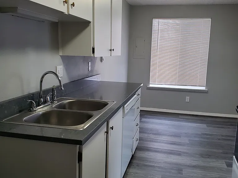 2705 W Lincoln Ave #304 — Photo 5