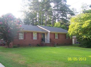 904 W Scotsdale Rd, Laurinburg, NC 28352