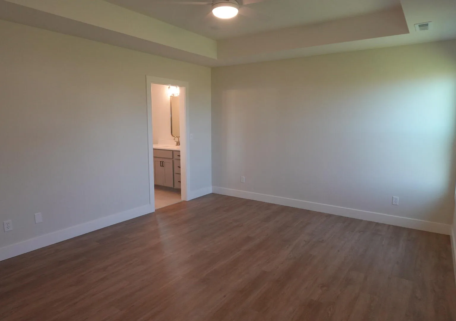 3 bed, 2.0 bath, 1660 sqft, $2,650 — Photo 4