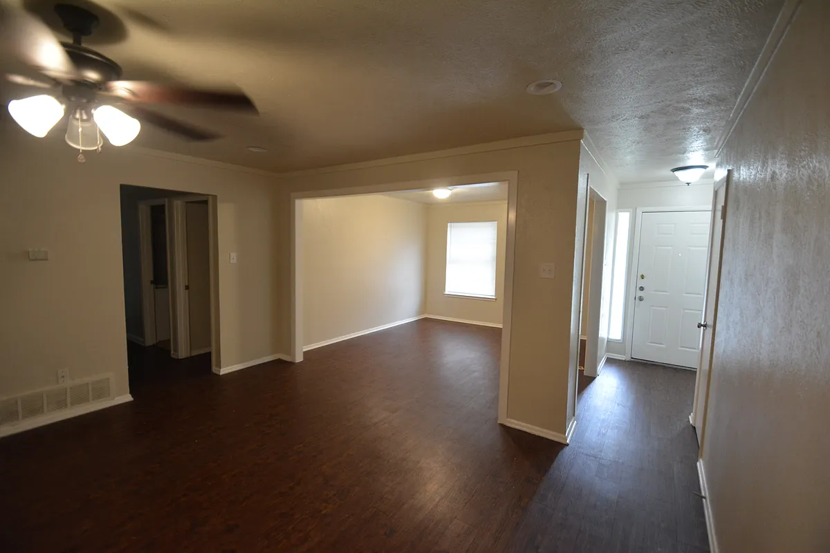 Building Photo - 917 Keller Ave