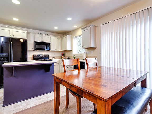 5th image of 631 SE Shega Ct