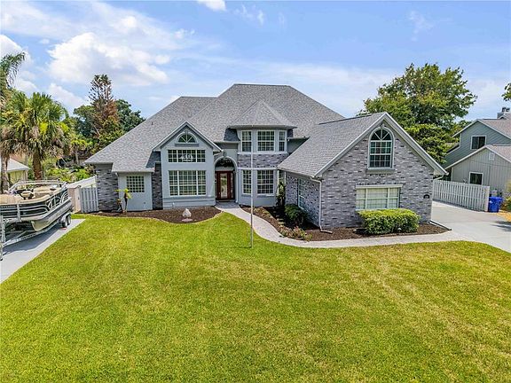 3rd image of 128 GODFREY ROAD