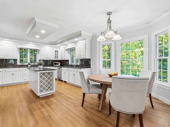 5th image of 14 Puritan Ave