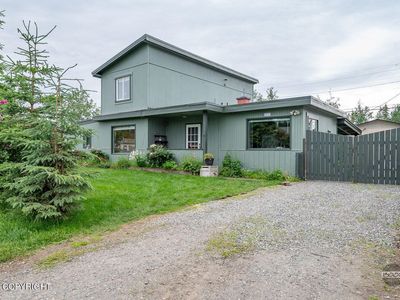 3808 Lois Dr, Anchorage, AK, 99517
