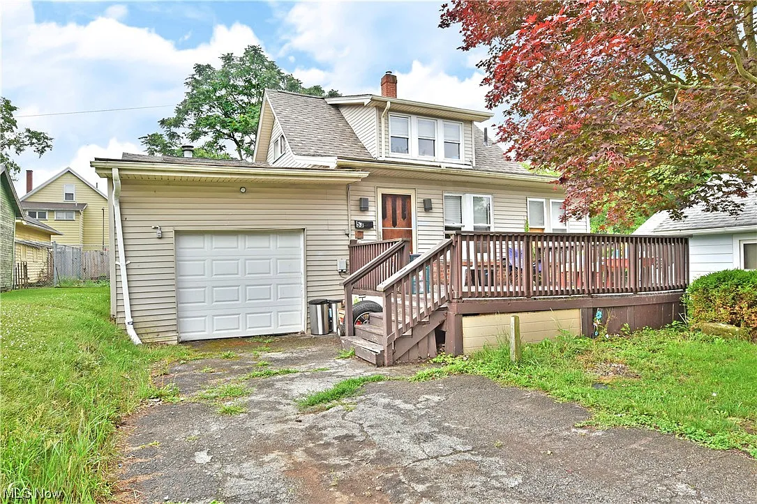 53 Townsend Ave photo 1