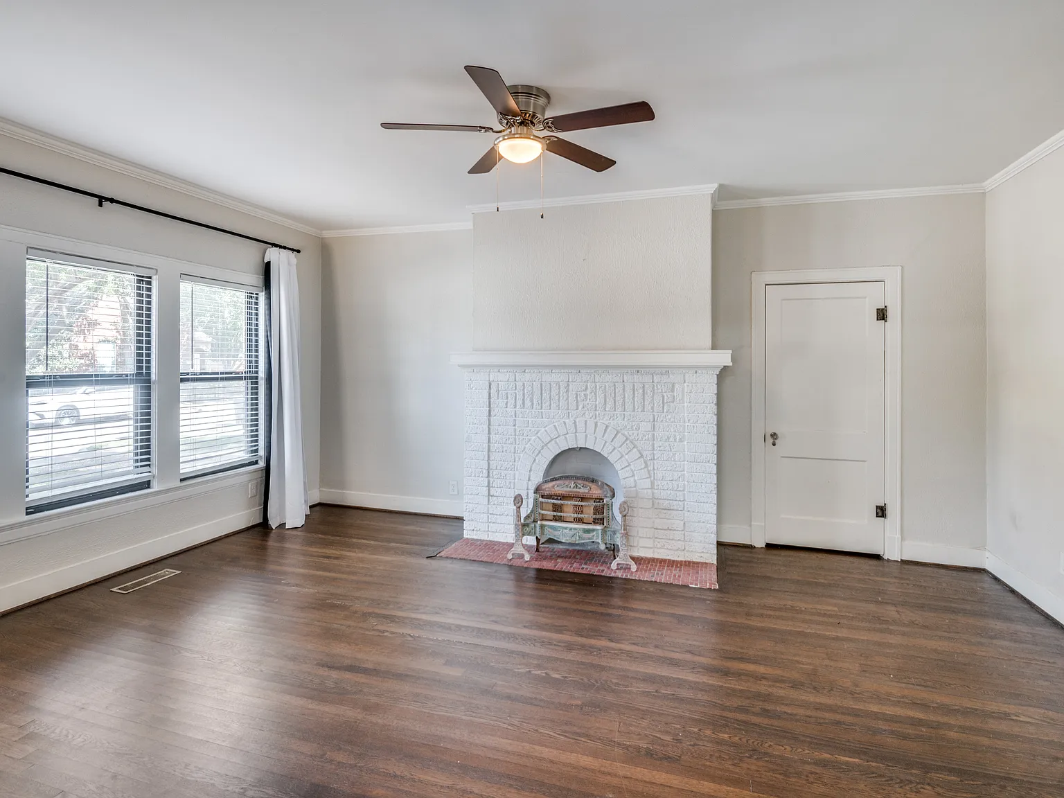 2 bed, 1255 sqft, $2,850 — Photo 3