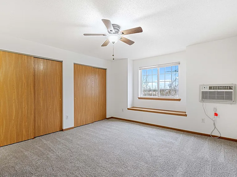 400 Stonefield Cir — Photo 10