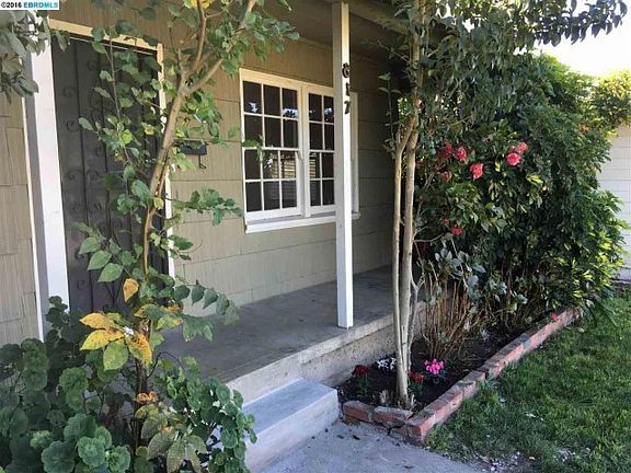 2nd image of 817 W 11th St