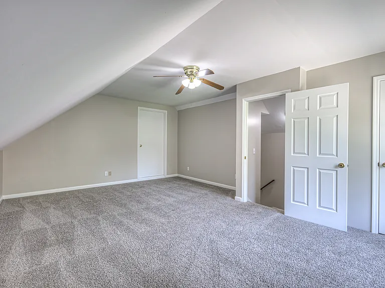 405 Sandi Ct — Photo 23