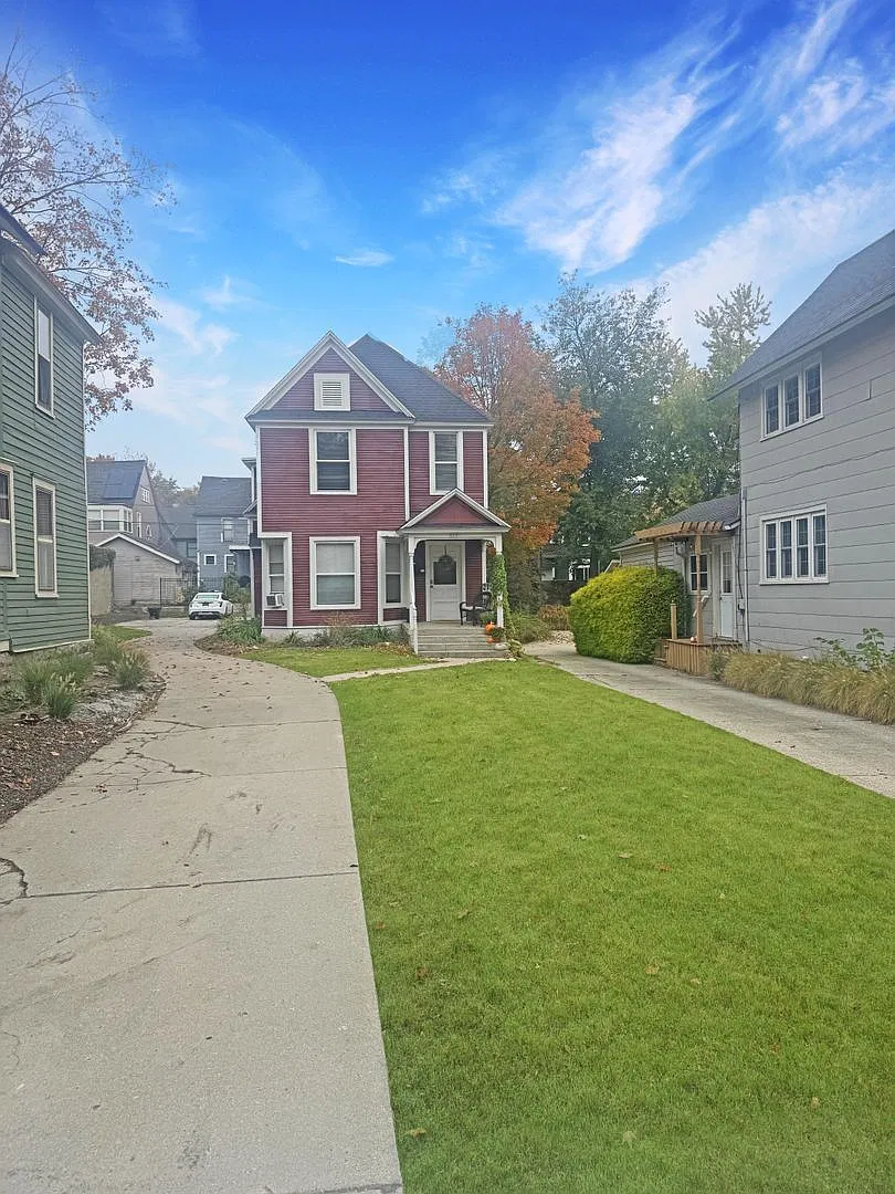 1 bed, 1.0 bath, $1,200 — Photo 1