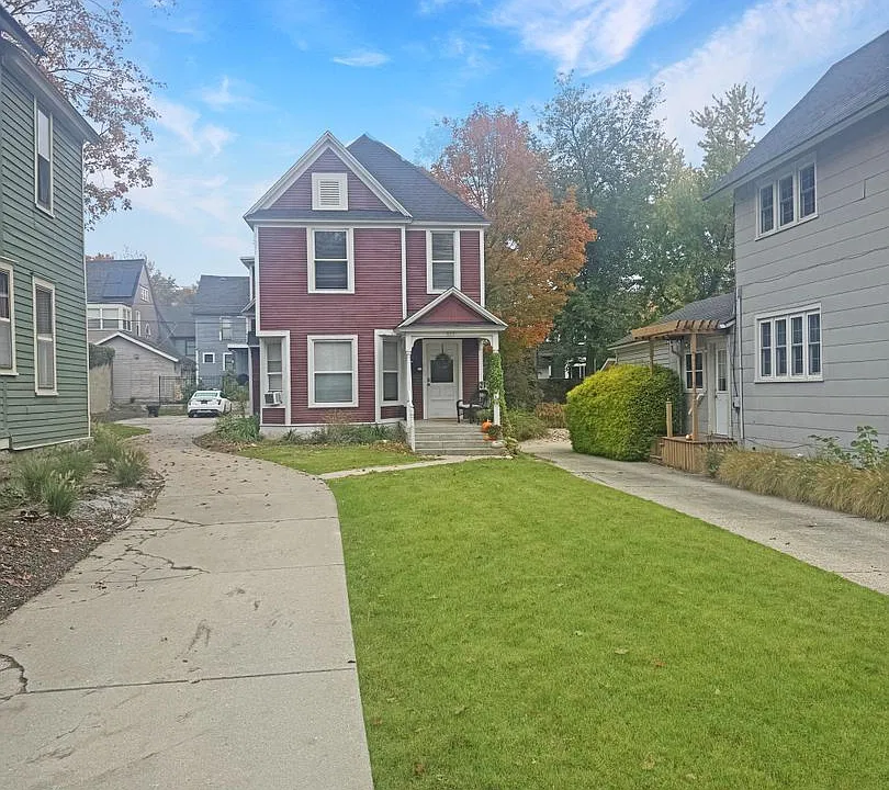625 Kellogg St SE #2