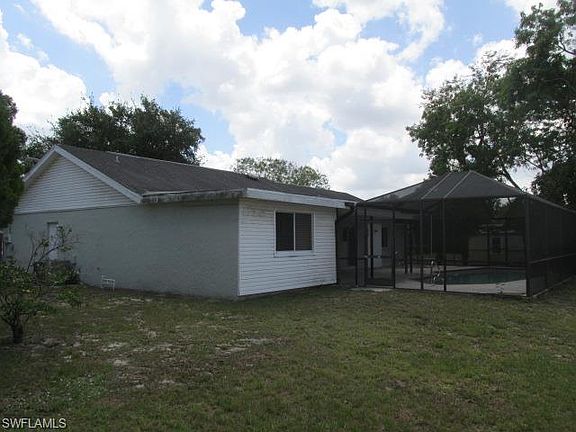 3rd image of 5928 Untermeyer Ct