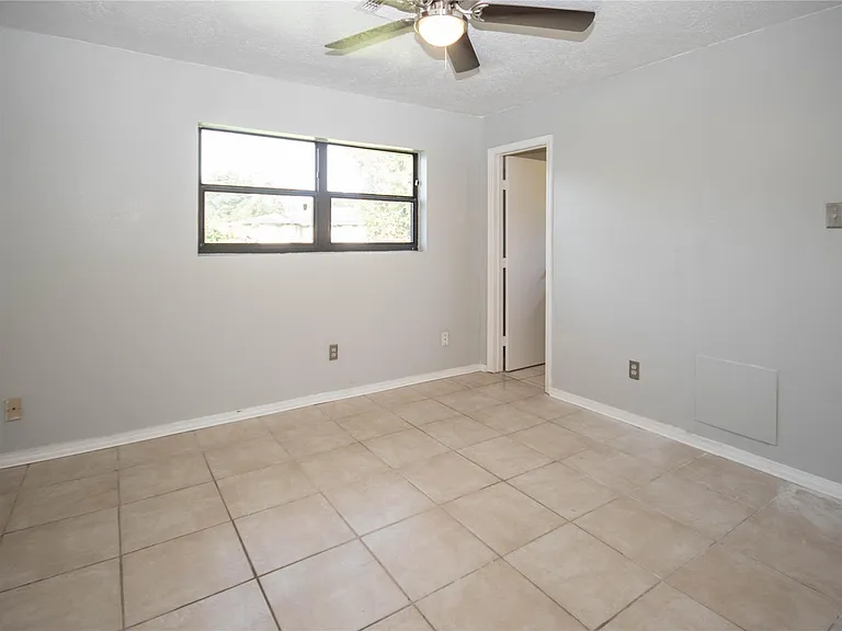 10902 Mosscrest Dr — Photo 14