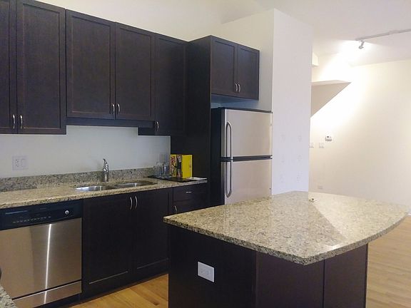 4th image of 2516 N Willetts Ct APT 3N
