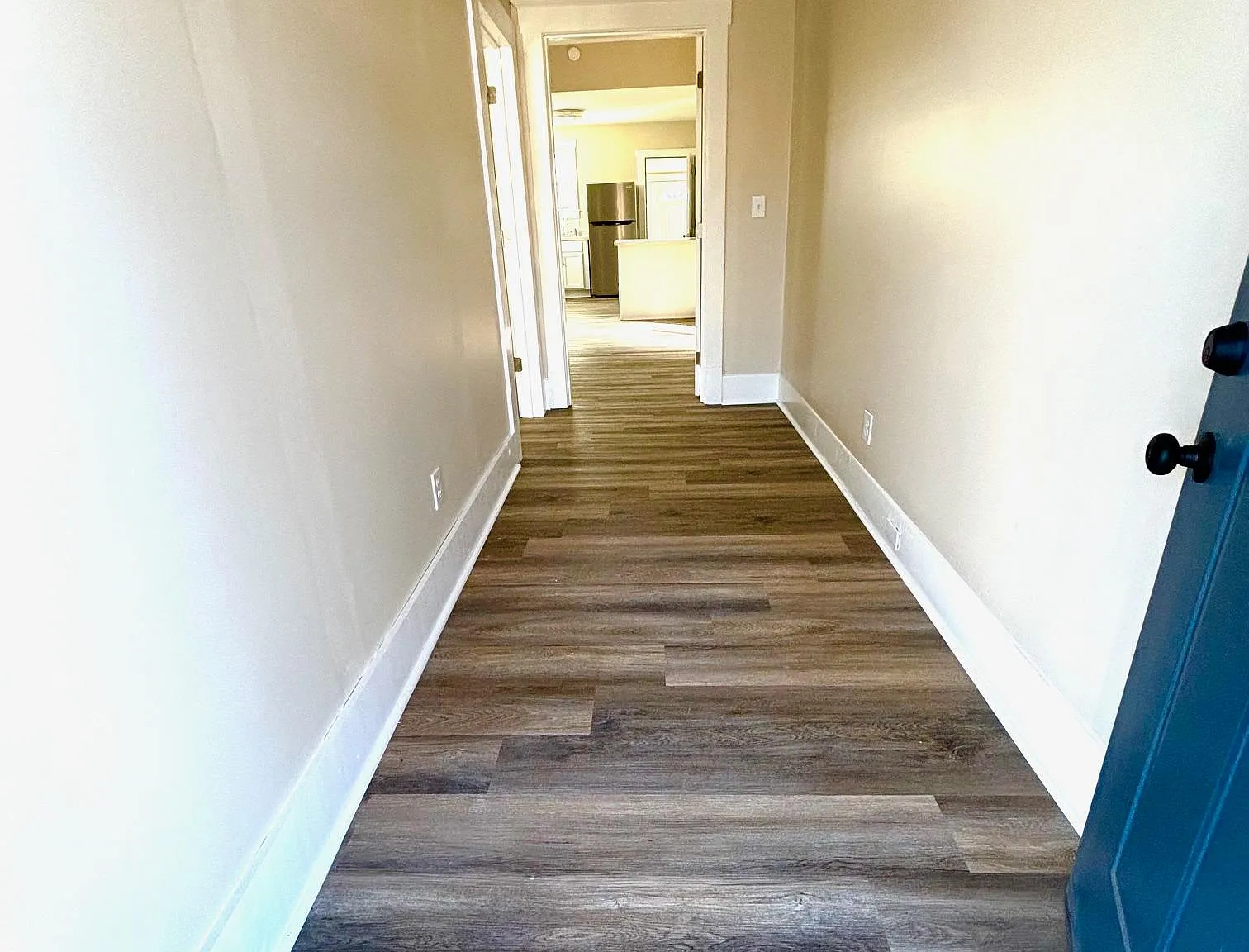 3 bed, 902 sqft, $1,600 — Photo 2