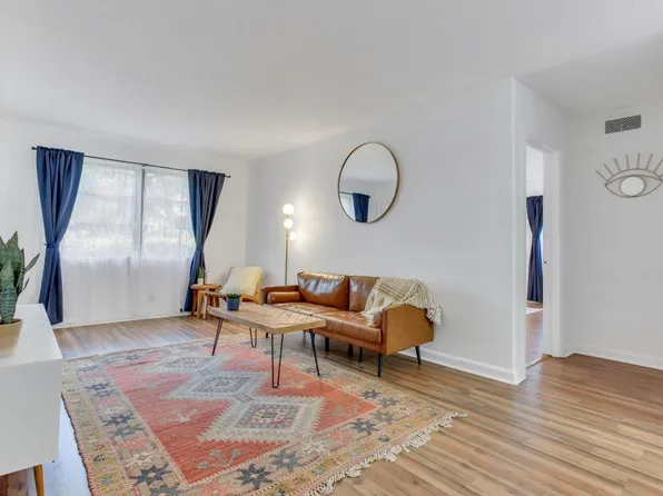 2 E 67th St, Savannah, GA