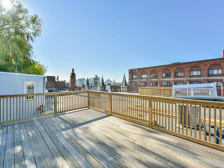 349 Meridian St #2 — Photo 9