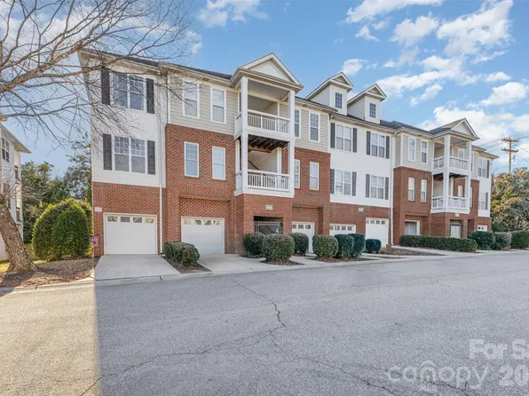6730 Mallard Park Dr, Charlotte, NC 28262