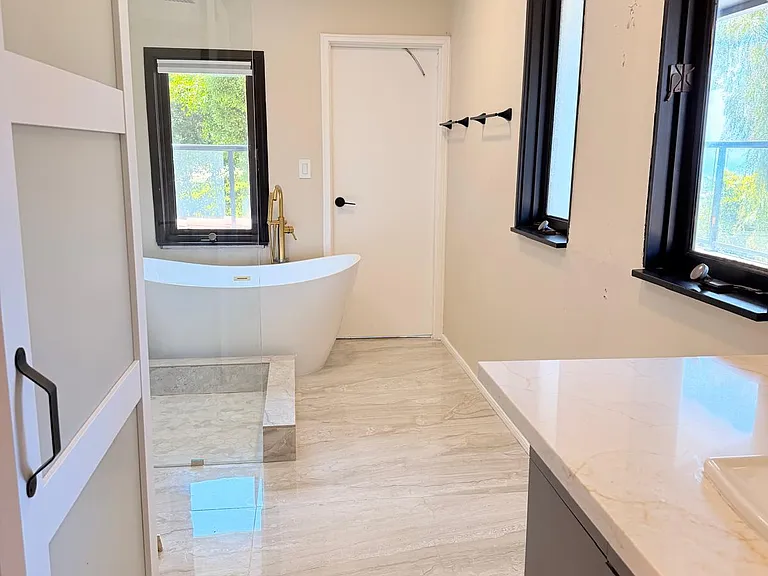 1565 Nautilus St #B — Photo 23