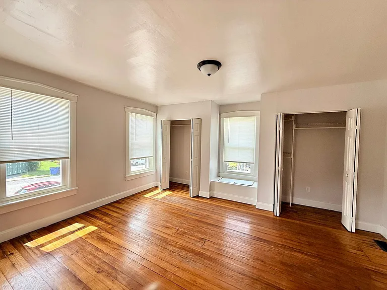 37 N Kinzer Rd — Photo 13