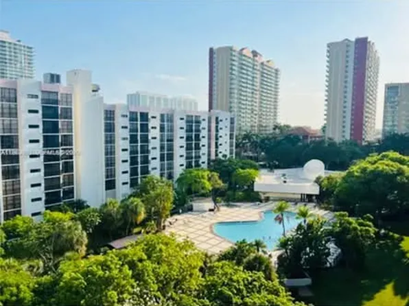 17021 N Bay Rd, Sunny Isles Beach, FL