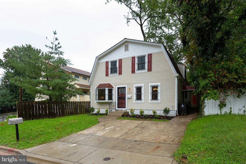 1016 Iago Ave photo 1