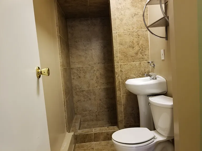 418 S 3rd St #9 — Photo 5