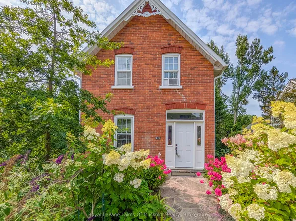 212 James St, Bracebridge, ON P1L 2B8
