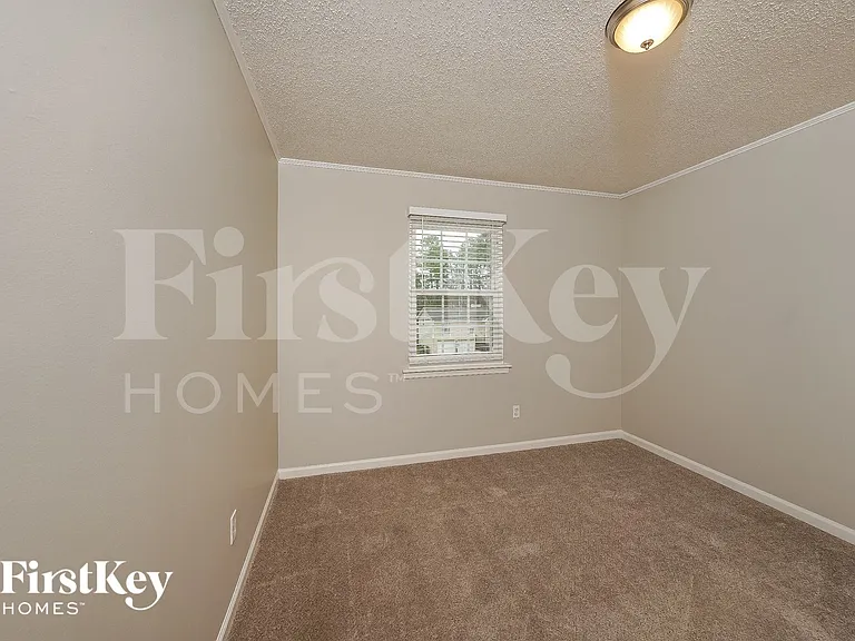 1731 Tudor Dr — Photo 8