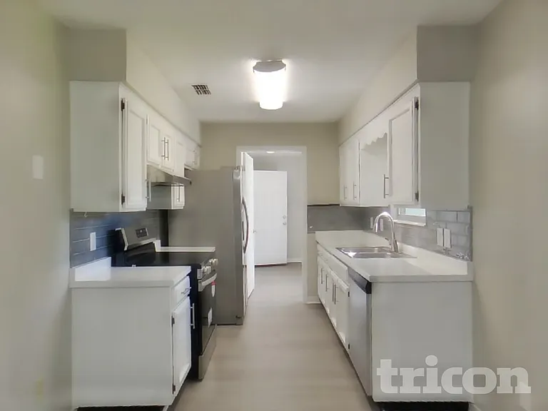 1715 Farm Way — Photo 6