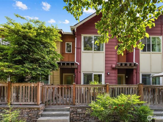 143 Sky Ridge Road NW #102, Issaquah, WA 98027