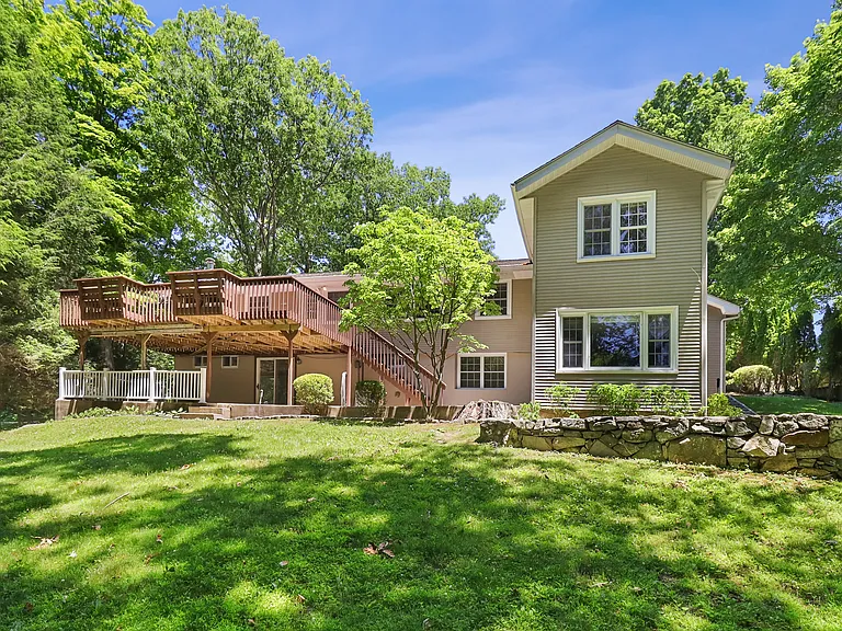182 Weaver St — Photo 4