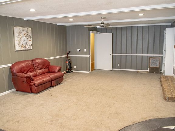 3rd image of 501 35th Ave E
