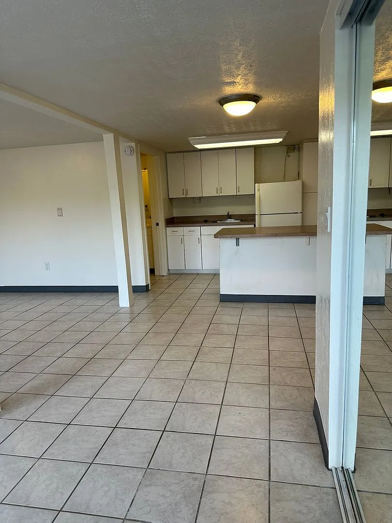 Furnished Ground-Level 1BD/1BA with Tandem Parking Steps from UH Mnoa (Unit #B) — Photo 4