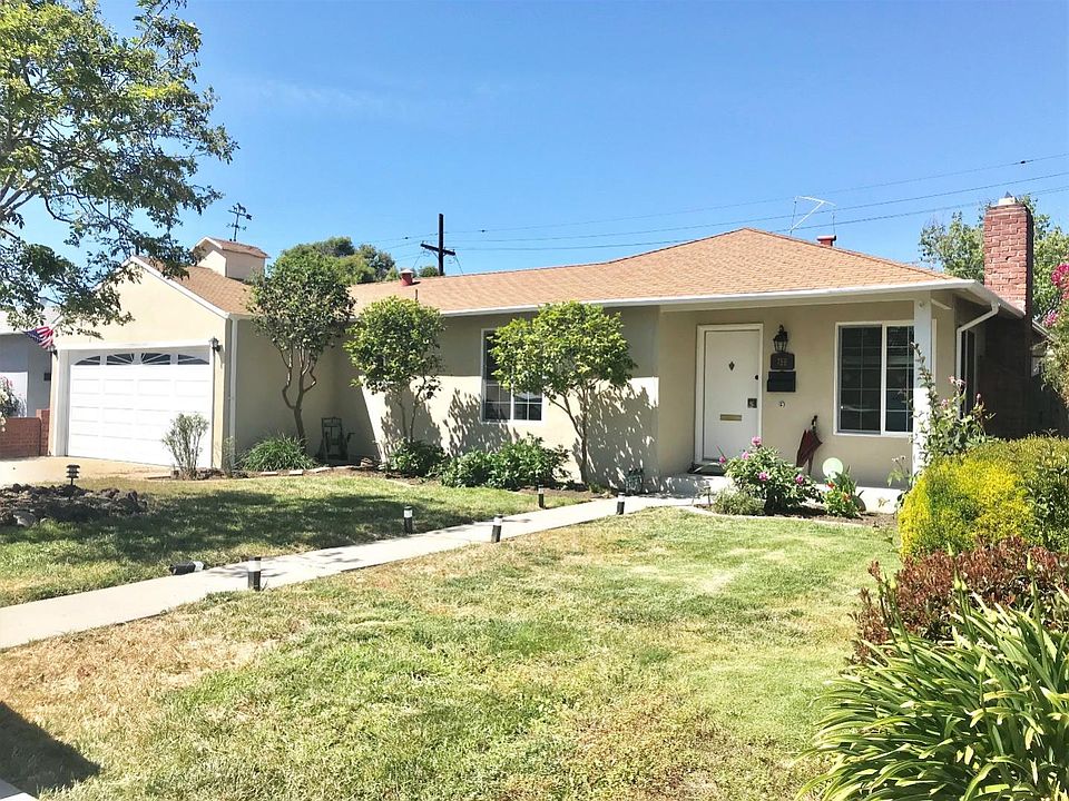 1st image of 758 Robin Dr