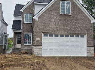 2587 Woodland Cove Dr, Brighton, MI 48114