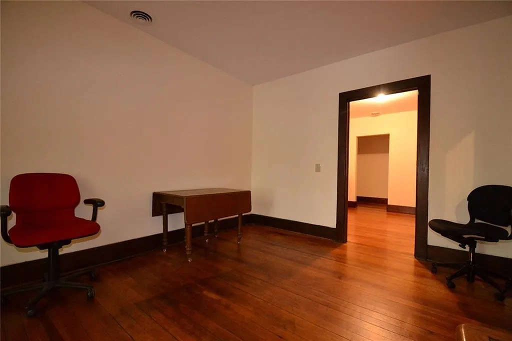 116 E Jefferson Apt A — Photo 3