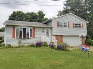 1700 Fairview Dr, Montoursville, PA 17754