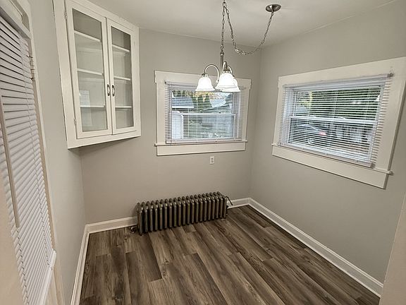 2nd image of 806 Potomac Ave #1