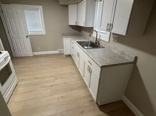 923 12th St, Sioux City, IA 51105