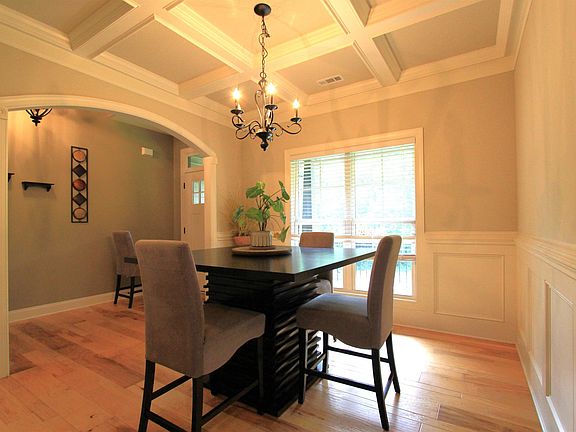 4th image of 129 Willow Pond Ln