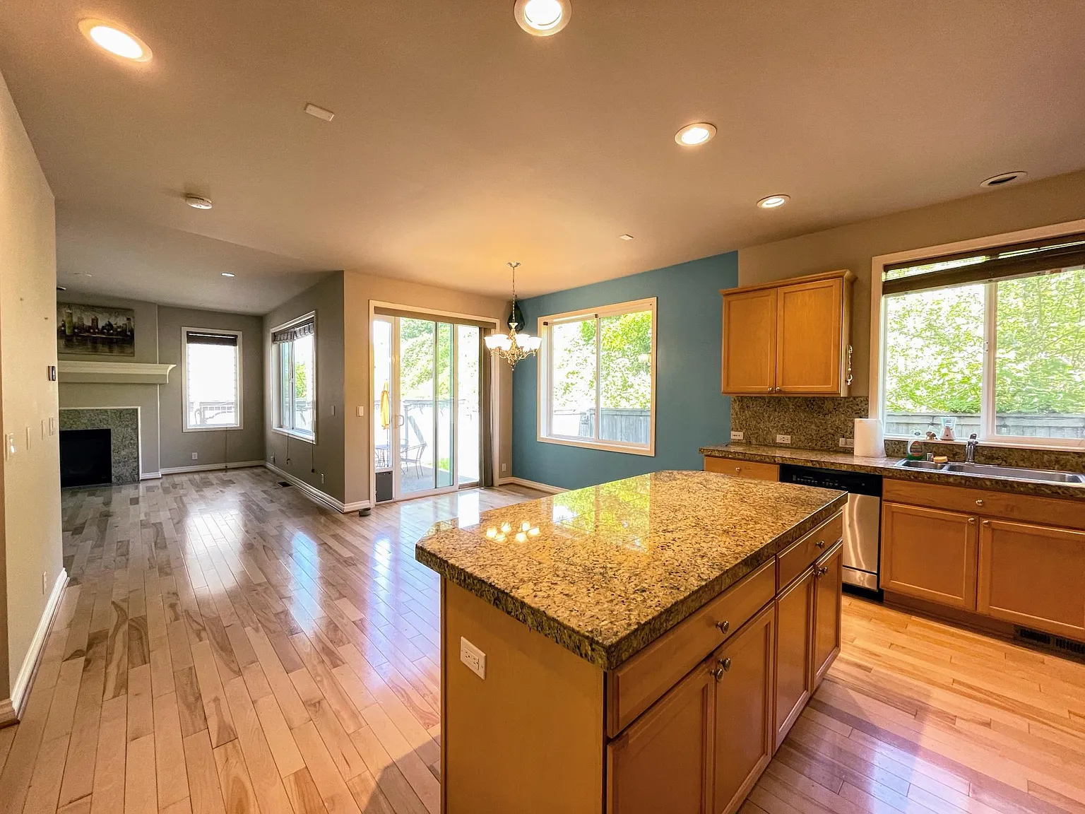 19214 NE 68th Way — Photo 4