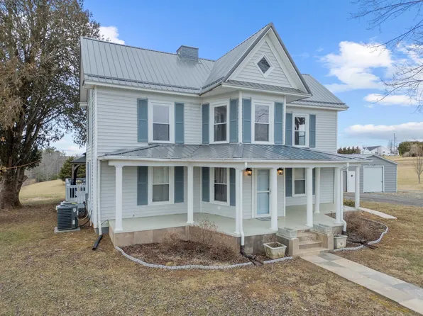 956 Honeycutt Dam Rd, Woodlawn, VA 24381