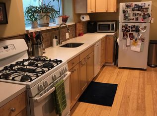 320 N 100th St #B, Seattle, WA 98133